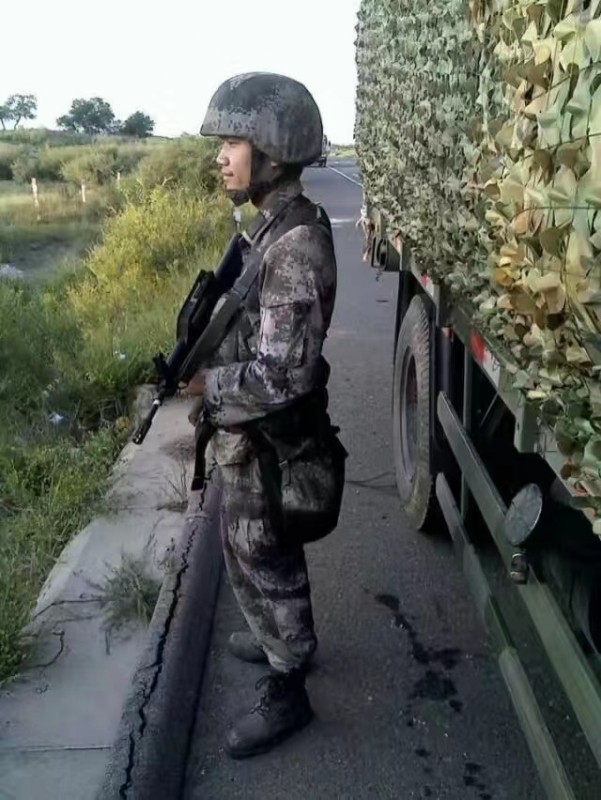 搬砖中的第一张照片--常州中老年相亲网